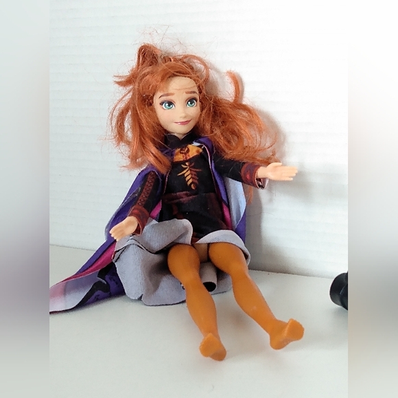 Disney Frozen Fashion Doll Anna - Picture 5 of 6